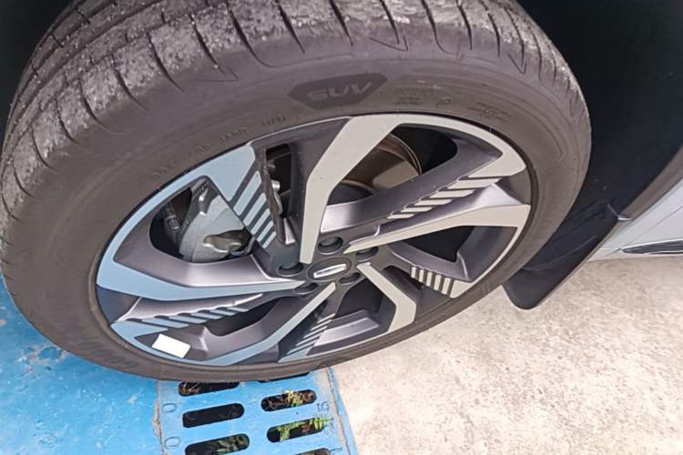 Used Geely Auto Monjaro L 2024 2.0TD High-Power Automatic Two-Wheel Drive Skyline Edition Left Front Wheel Hub