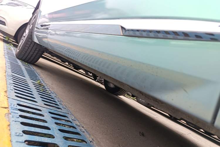Used Geely Auto Monjaro L 2024 2.0TD High-Power Automatic Two-Wheel Drive Skyline Edition Right Side Sill