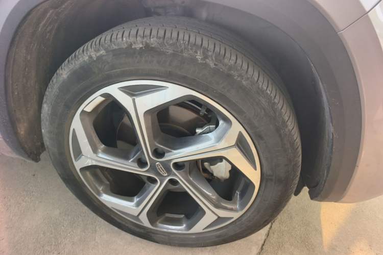 Used Geely Auto Monjaro L 2024 2.0TD High-Power Automatic Two-Wheel Drive Yunqi Version Right Front Wheel Hub