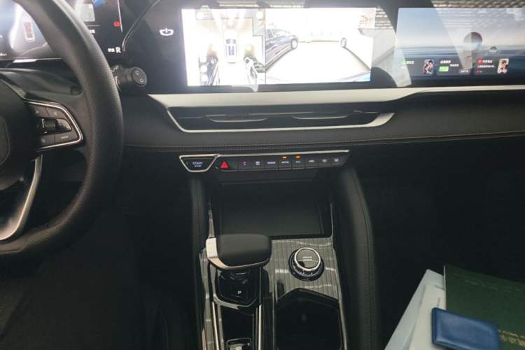 Used Geely Auto Monjaro L 2024 2.0TD DCT EVO Two-Wheel Drive Long-Range Version Audio And AC Panel