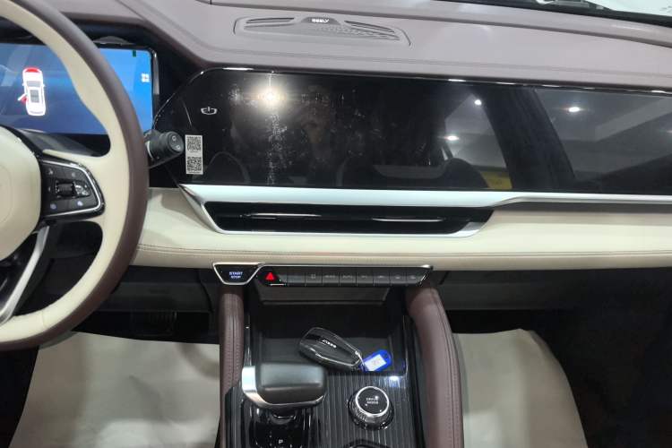 Used Geely Auto Monjaro L 2024 2.0TD DCT EVO Two-Wheel Drive Prestige Version Audio And AC Panel
