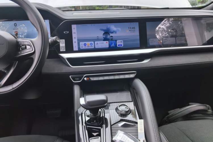 Used Geely Auto Monjaro L 2024 2.0TD High-Power Automatic Two-Wheel Drive Skyline Edition Audio And AC Panel