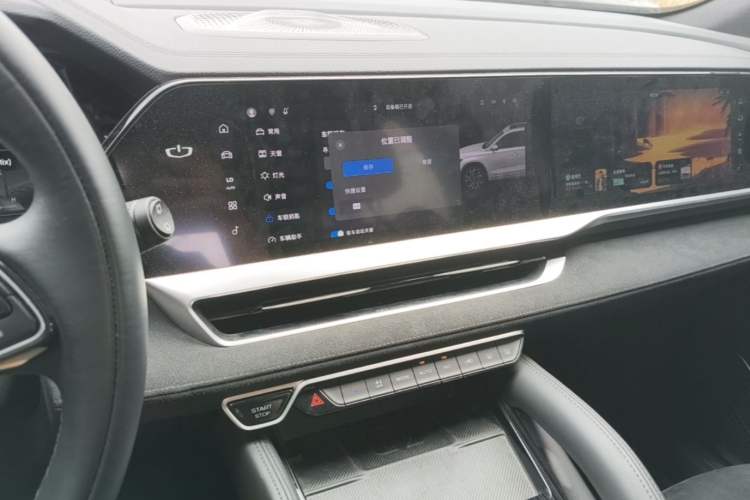 Used Geely Auto Monjaro L 2024 2.0TD High-Power Automatic Two-Wheel Drive Skyline Edition Audio And AC Panel