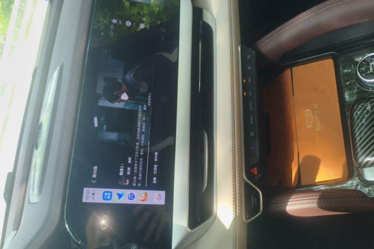 Used Geely Auto Monjaro L 2024 2.0TD High-Power Automatic Two-Wheel Drive Yunqi Version Audio And AC Panel