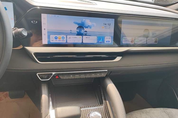 Used Geely Auto Monjaro L 2024 2.0TD DCT EVO Two-Wheel Drive Long-Range Version Audio And AC Panel