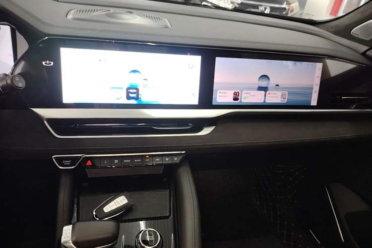 Used Geely Auto Monjaro L 2024 2.0TD High-Power Automatic Two-Wheel Drive Skyline Edition Audio And AC Panel