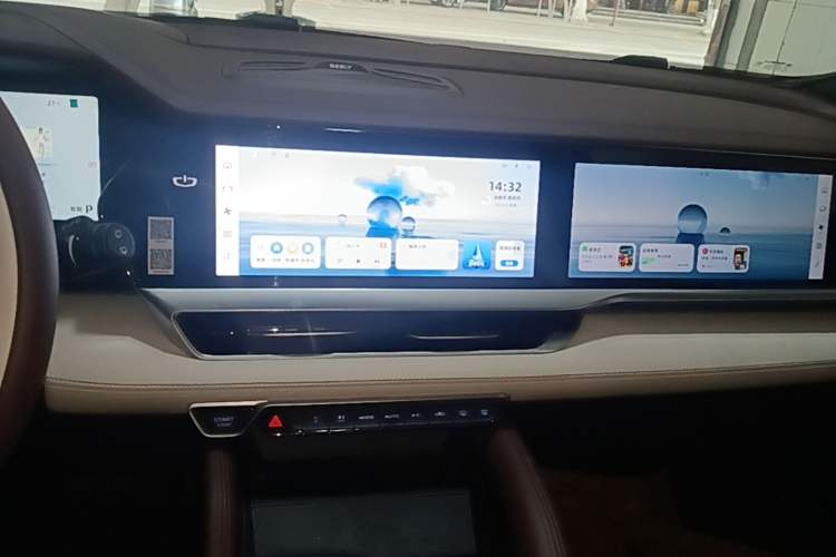 Used Geely Auto Monjaro L 2024 2.0TD High-Power Automatic Two-Wheel Drive Yunqi Version Audio And AC Panel