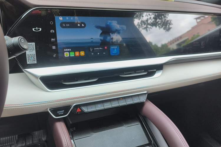 Used Geely Auto Monjaro L 2024 2.0TD High-Power Automatic Two-Wheel Drive Yunqi Version Audio And AC Panel
