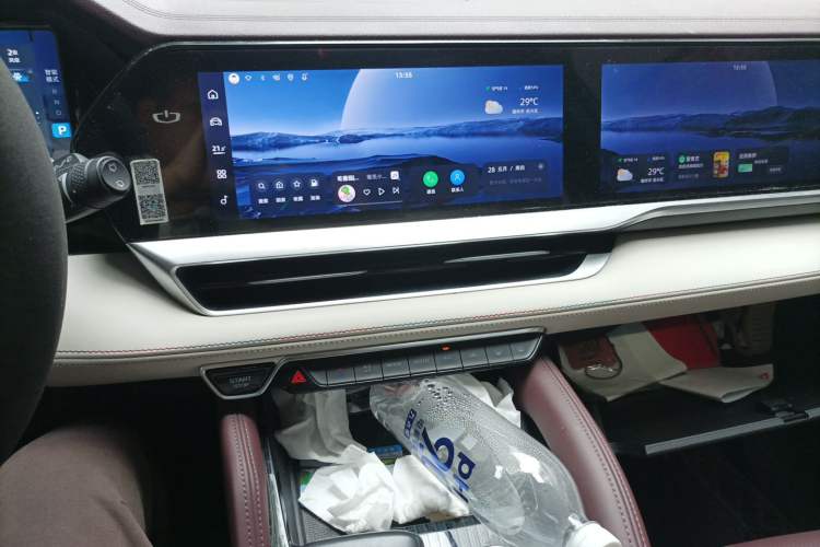 Used Geely Auto Monjaro L 2024 2.0TD DCT EVO Two-Wheel Drive Prestige Version Audio And AC Panel