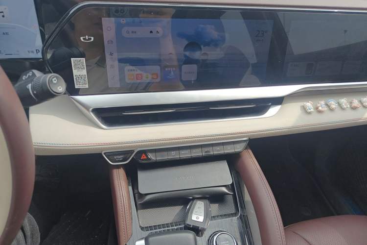 Used Geely Auto Monjaro L 2024 2.0TD High-Power Automatic Two-Wheel Drive Yunqi Version Audio And AC Panel