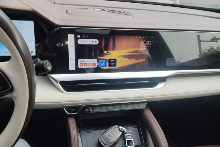 Used Geely Auto Monjaro L 2024 2.0TD High-Power Automatic Two-Wheel Drive Yunqi Version Audio And AC Panel