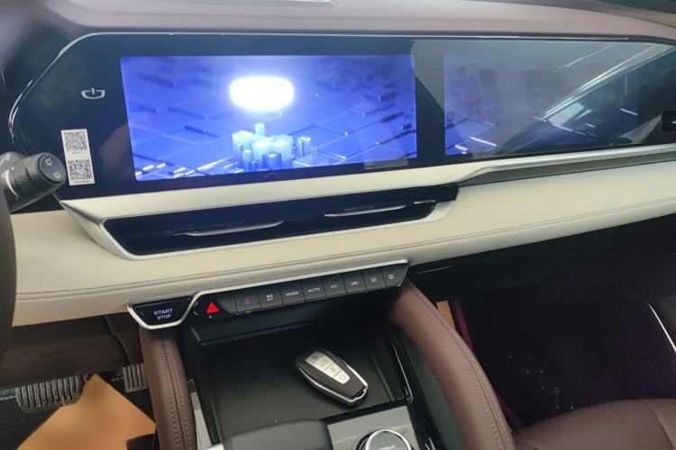 Used Geely Auto Monjaro L 2024 2.0TD High-Power Automatic Two-Wheel Drive Yunqi Version Audio And AC Panel