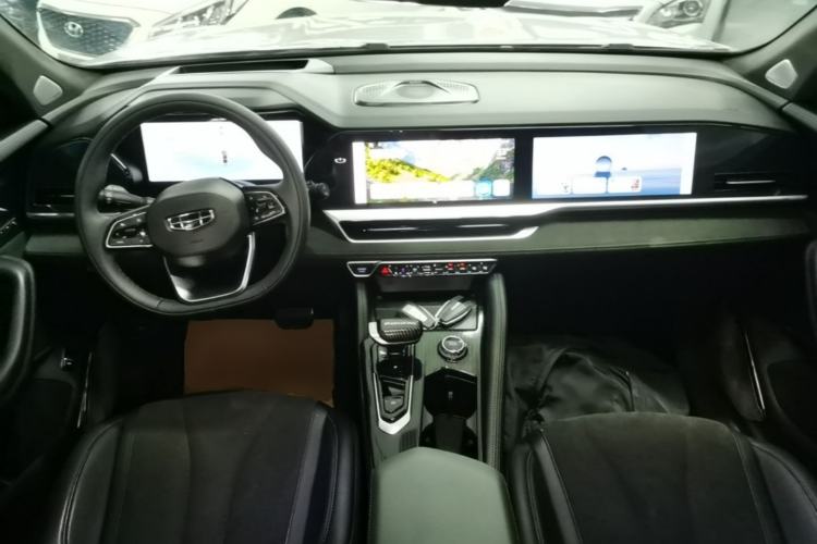 Used Geely Auto Monjaro L 2024 2.0TD High-Power Automatic Two-Wheel Drive Skyline Edition Center Console