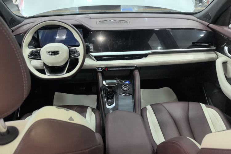 Used Geely Auto Monjaro L 2024 2.0TD DCT EVO Two-Wheel Drive Prestige Version Center Console