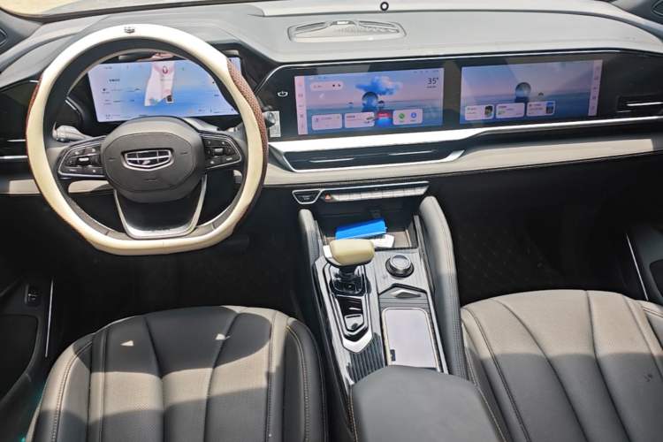 Used Geely Auto Monjaro L 2024 2.0TD DCT EVO Two-Wheel Drive Long-Range Version Center Console