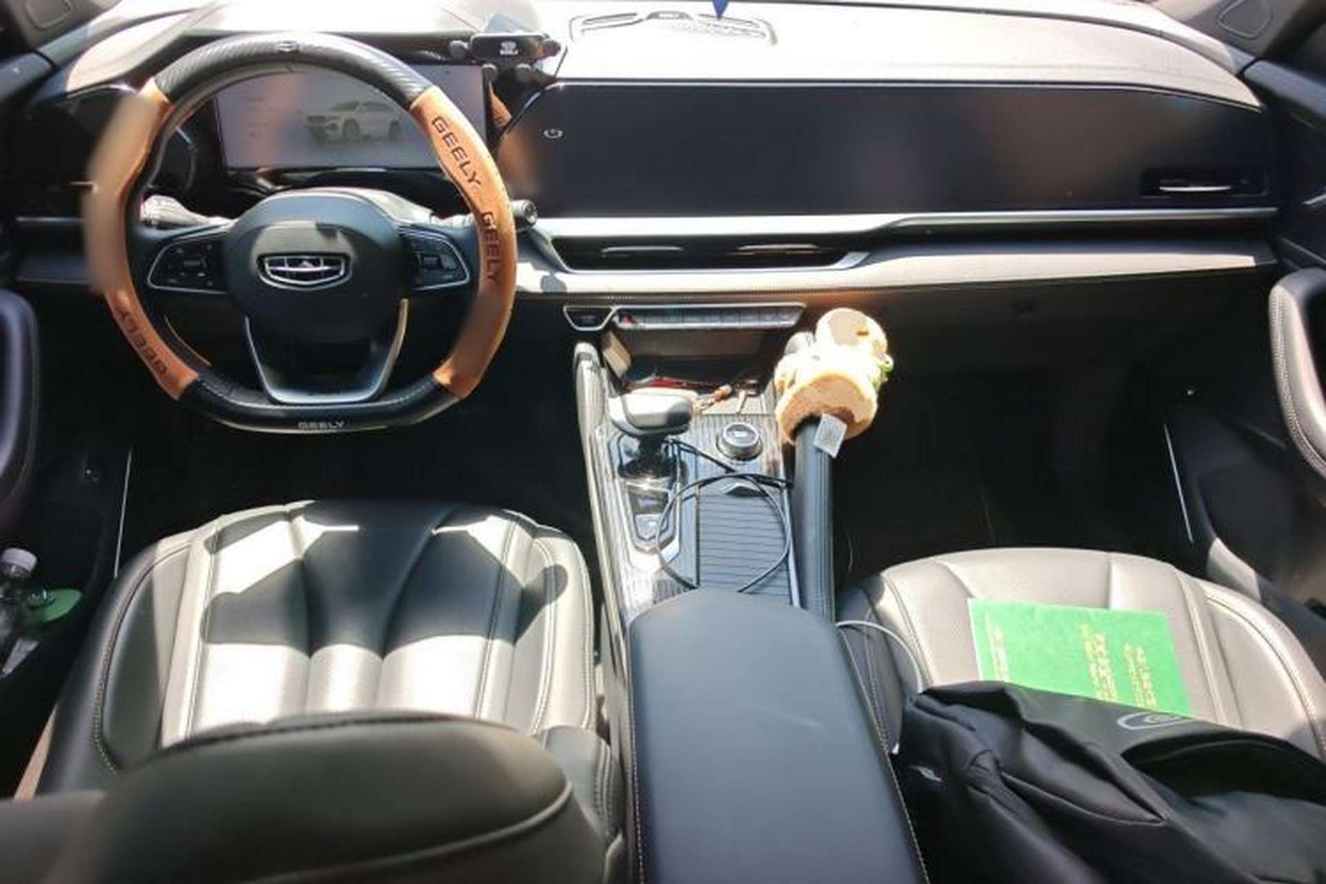 Used Geely Auto Monjaro L 2024 2.0TD DCT EVO Two-Wheel Drive Long-Range Version Center Console