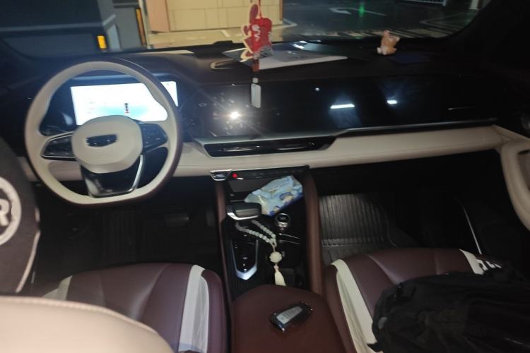 Used Geely Auto Monjaro L 2024 2.0TD High-Power Automatic Two-Wheel Drive Yunqi Version Center Console