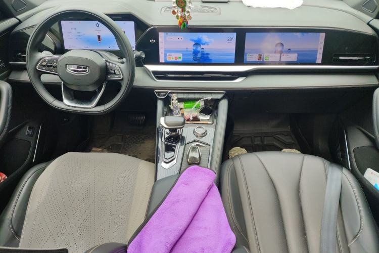 Used Geely Auto Monjaro L 2024 2.0TD DCT EVO Two-Wheel Drive Long-Range Version Center Console