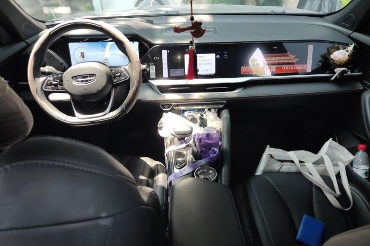 Used Geely Auto Monjaro L 2024 2.0TD DCT EVO Two-Wheel Drive Long-Range Version Center Console