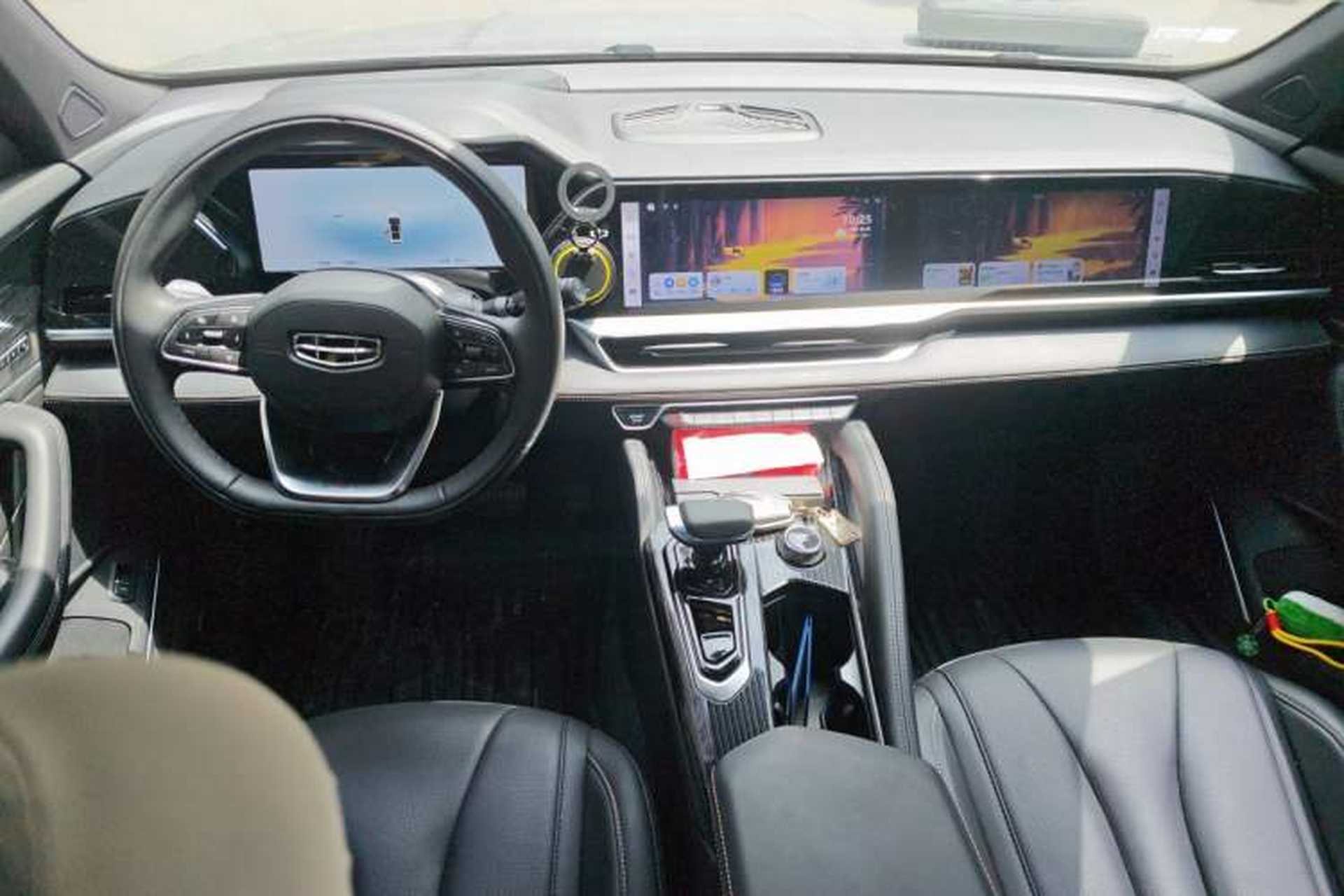 Used Geely Auto Monjaro L 2024 2.0TD DCT EVO Two-Wheel Drive Long-Range Version Center Console