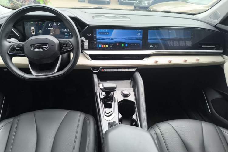 Used Geely Auto Monjaro L 2024 2.0TD High-Power Automatic Two-Wheel Drive Skyline Edition Center Console