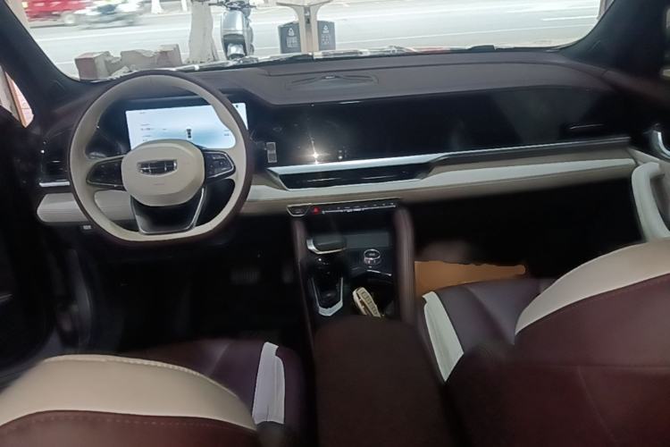 Used Geely Auto Monjaro L 2024 2.0TD High-Power Automatic Two-Wheel Drive Yunqi Version Center Console