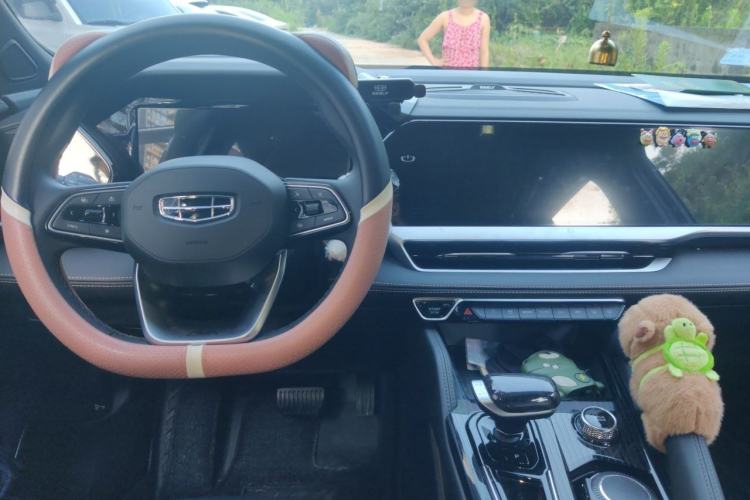 Used Geely Auto Monjaro L 2024 2.0TD DCT EVO Two-Wheel Drive Long-Range Version Center Console