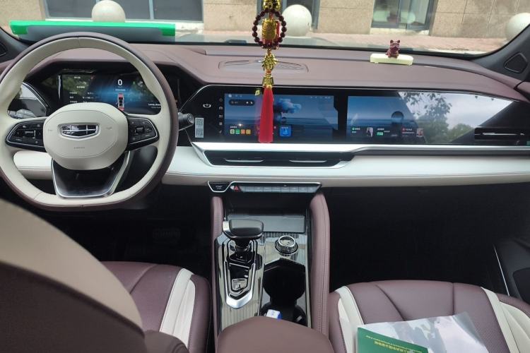 Used Geely Auto Monjaro L 2024 2.0TD High-Power Automatic Two-Wheel Drive Yunqi Version Center Console