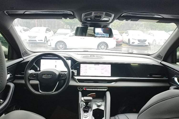 Used Geely Auto Monjaro L 2024 2.0TD DCT EVO Two-Wheel Drive Long-Range Version Center Console