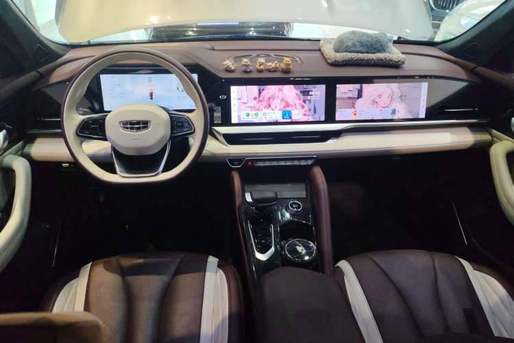 Used Geely Auto Monjaro L 2024 2.0TD High-Power Automatic Two-Wheel Drive Yunqi Version Center Console