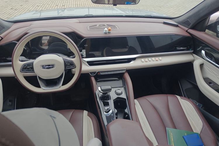 Used Geely Auto Monjaro L 2024 2.0TD High-Power Automatic Two-Wheel Drive Yunqi Version Center Console