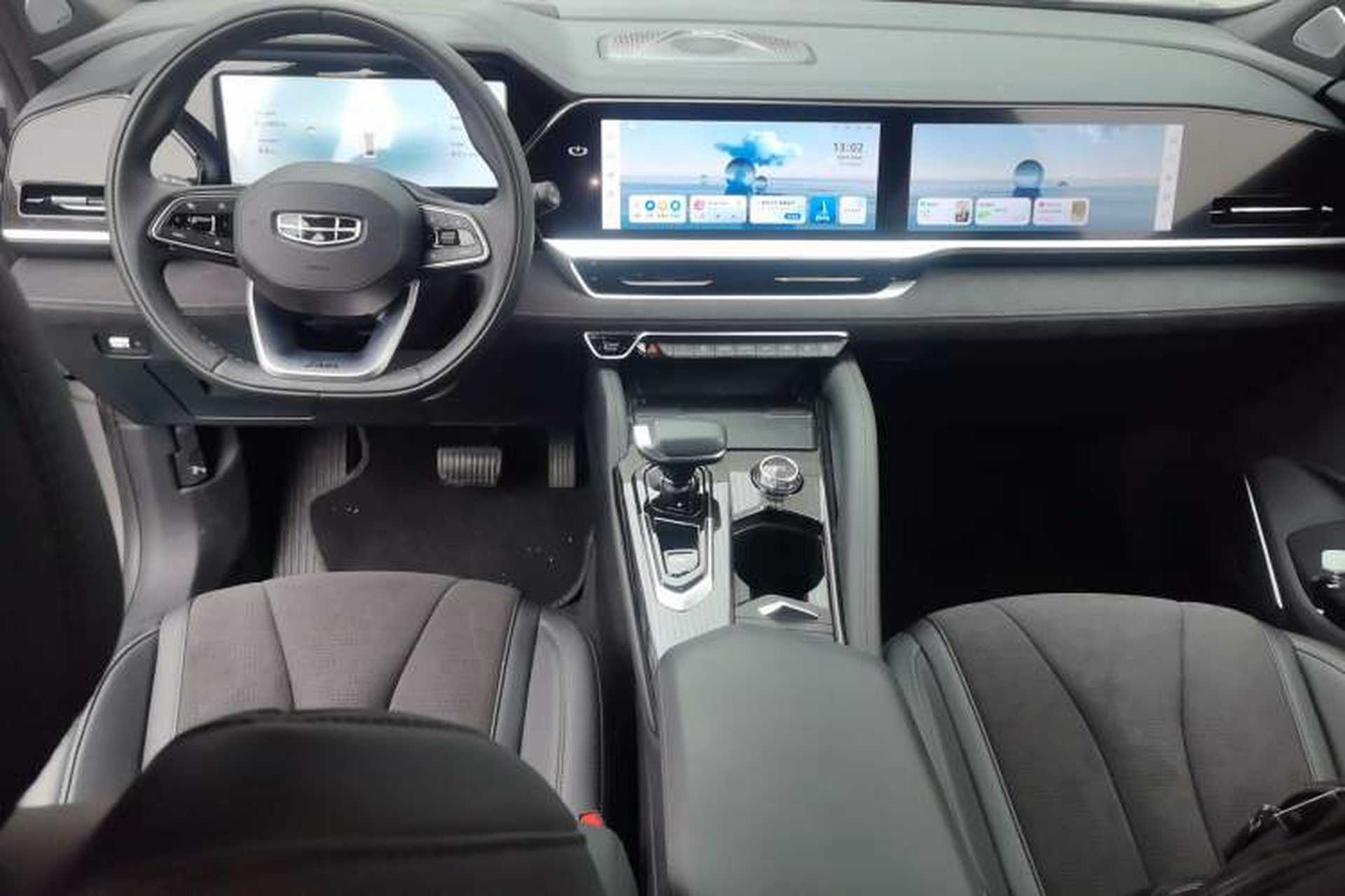 Used Geely Auto Monjaro L 2024 2.0TD High-Power Automatic Two-Wheel Drive Skyline Edition Center Console