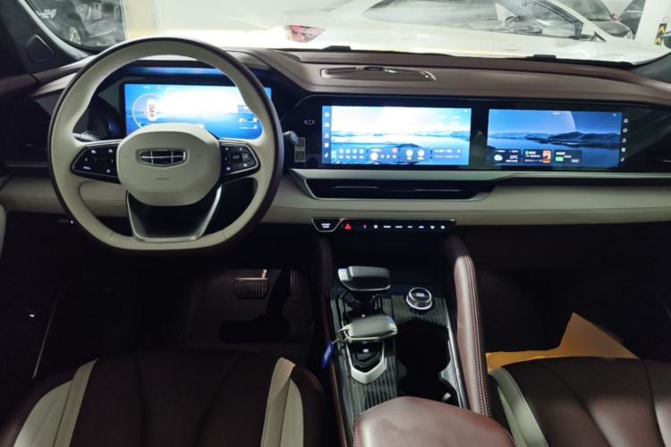 Used Geely Auto Monjaro L 2024 2.0TD DCT EVO Two-Wheel Drive Prestige Version Center Console