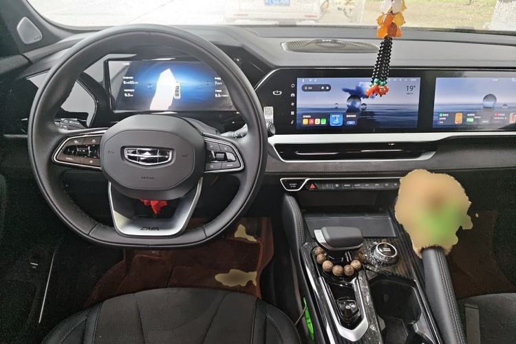 Used Geely Auto Monjaro L 2024 2.0TD High-Power Automatic Two-Wheel Drive Skyline Edition Center Console