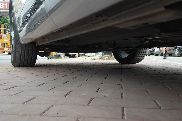Used Geely Auto Monjaro L 2024 2.0TD DCT EVO Two-Wheel Drive Long-Range Version Chassis Rear Left