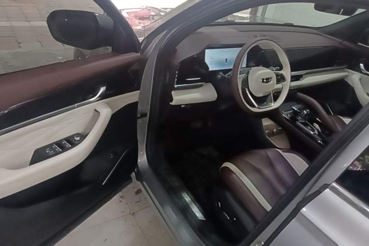 Used Geely Auto Monjaro L 2024 2.0TD High-Power Automatic Two-Wheel Drive Yunqi Version Driver Seat