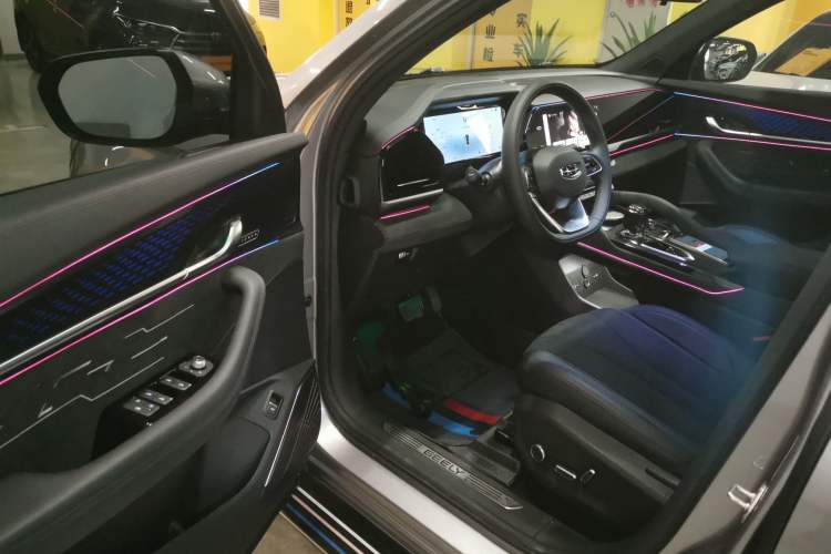Used Geely Auto Monjaro L 2024 2.0TD High-Power Automatic Two-Wheel Drive Yunqi Version Driver Seat