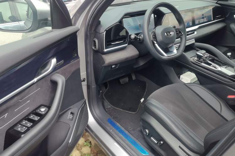 Used Geely Auto Monjaro L 2024 2.0TD High-Power Automatic Two-Wheel Drive Skyline Edition Driver Seat