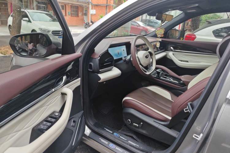 Used Geely Auto Monjaro L 2024 2.0TD High-Power Automatic Two-Wheel Drive Yunqi Version Driver Seat