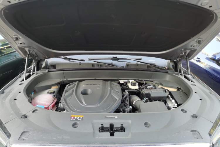 Used Geely Auto Monjaro L 2024 2.0TD High-Power Automatic Two-Wheel Drive Skyline Edition Engine Bay