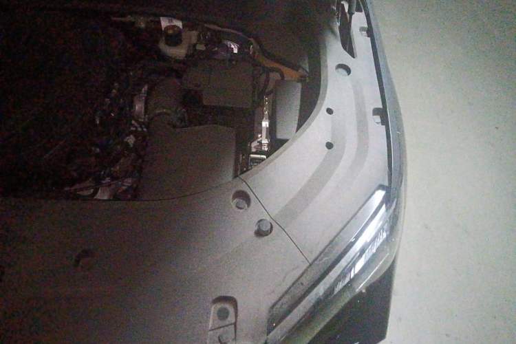 Used Geely Auto Monjaro L 2024 2.0TD High-Power Automatic Two-Wheel Drive Yunqi Version Engine Bay Left