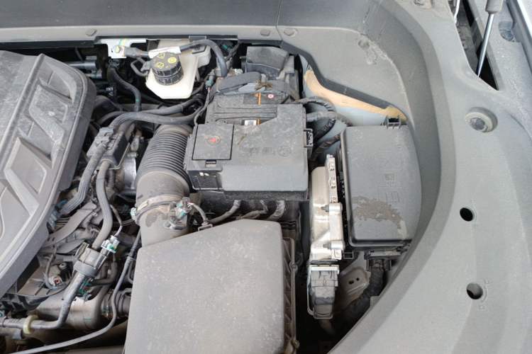 Used Geely Auto Monjaro L 2024 2.0TD High-Power Automatic Two-Wheel Drive Skyline Edition Engine Bay Left