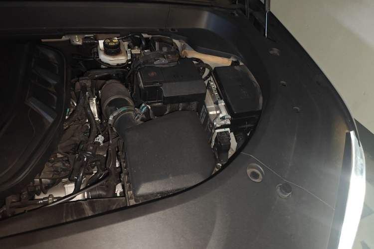 Used Geely Auto Monjaro L 2024 2.0TD High-Power Automatic Two-Wheel Drive Yunqi Version Engine Bay Left