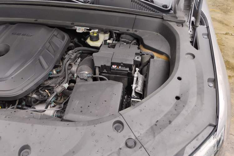 Used Geely Auto Monjaro L 2024 2.0TD High-Power Automatic Two-Wheel Drive Skyline Edition Engine Bay Left