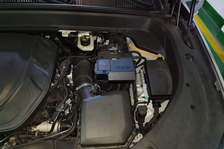 Used Geely Auto Monjaro L 2024 2.0TD DCT EVO Two-Wheel Drive Long-Range Version Engine Bay Left