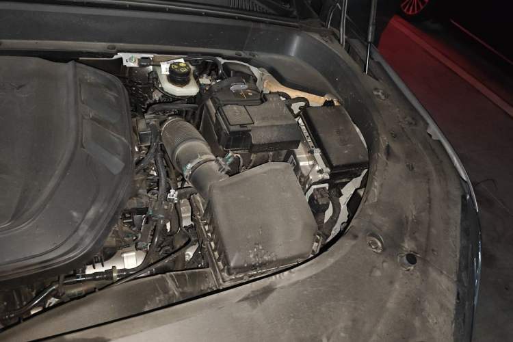 Used Geely Auto Monjaro L 2024 2.0TD High-Power Automatic Two-Wheel Drive Skyline Edition Engine Bay Left