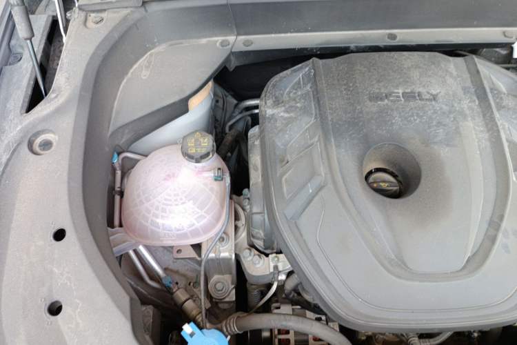Used Geely Auto Monjaro L 2024 2.0TD High-Power Automatic Two-Wheel Drive Skyline Edition Engine Bay Right