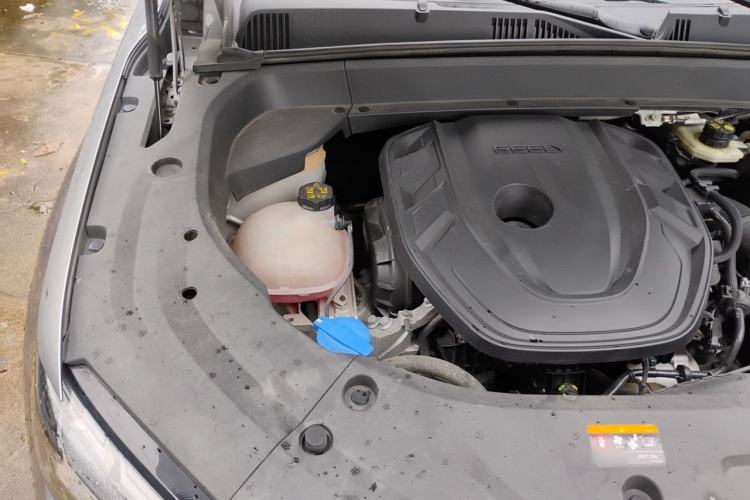 Used Geely Auto Monjaro L 2024 2.0TD High-Power Automatic Two-Wheel Drive Skyline Edition Engine Bay Right
