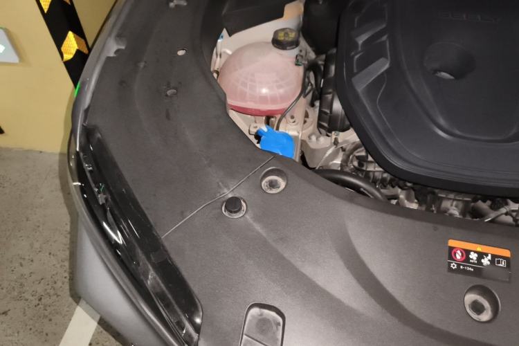 Used Geely Auto Monjaro L 2024 2.0TD High-Power Automatic Two-Wheel Drive Yunqi Version Engine Bay Right