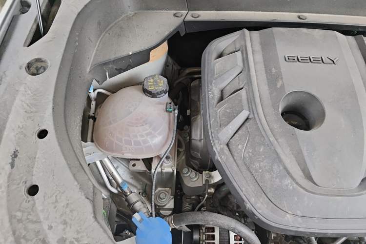 Used Geely Auto Monjaro L 2024 2.0TD High-Power Automatic Two-Wheel Drive Skyline Edition Engine Bay Right